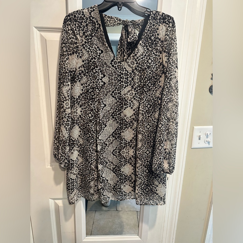 BCBGeneration Black and Gray Geometric Top